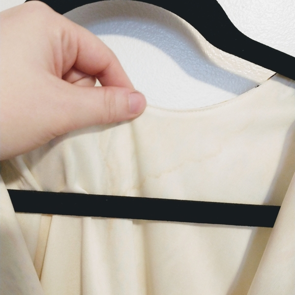 Dee Elle size small yellow and gold fit and flare dress.  Lined, has some tanner - Picture 6 of 6